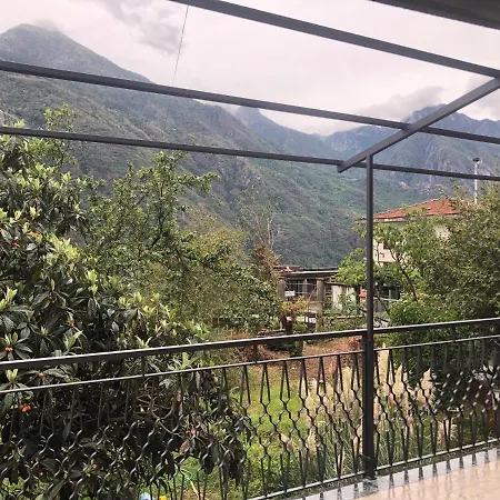 Logement Spacieux, Avec Vue Sur Vallee. Apartment *