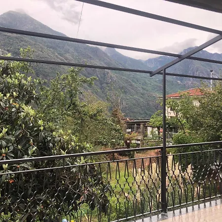 Logement Spacieux, Avec Vue Sur Vallee. Apartment *