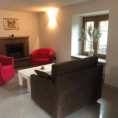 Logement Spacieux, Avec Vue Sur Vallee.