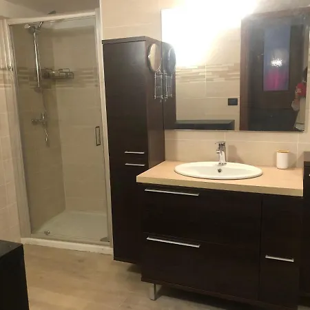 Spacieux, Avec Vue Sur Vallee. Appartement *